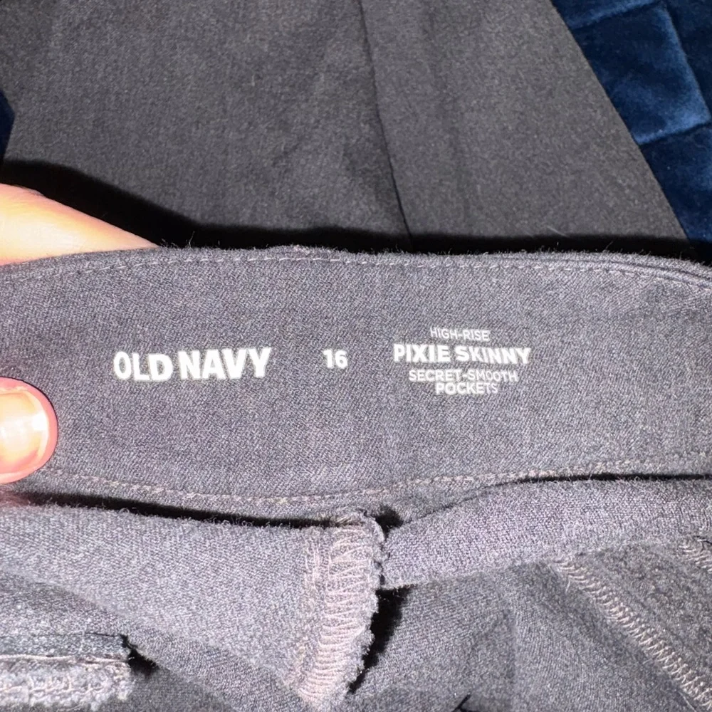 Old Navy pixie pants - Picture 3 of 3